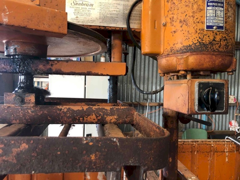 Sunbeam Twin Box Electric Wool Press