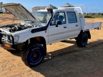 1996 Toyota Hilux DC Ute