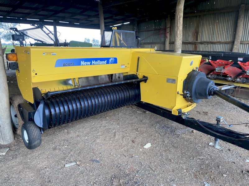 New Holland 5070 Small Baler