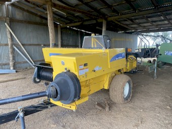 New Holland 5070 Small Baler