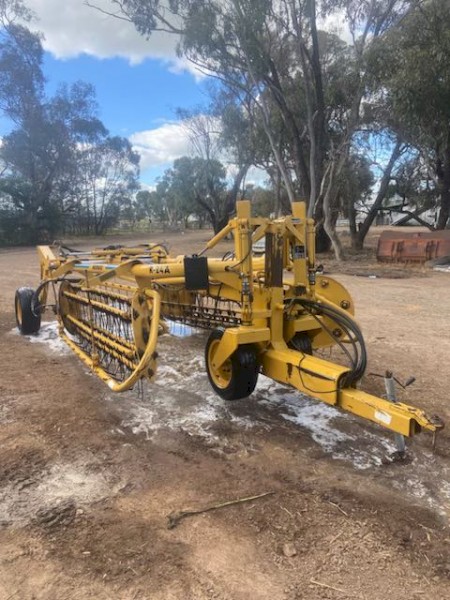 Vermeer R24A Hay Rake