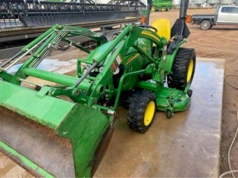 John Deere 2520 Tractor/mower
