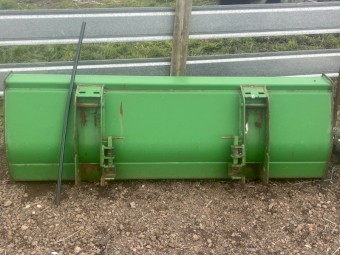 2005 John Deere 6120 tractor