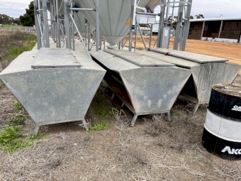 3 x Paton Feeders 