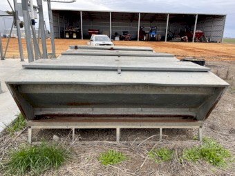 3 x Paton Feeders 