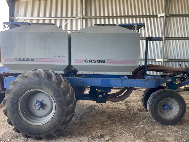 Ausplow DBS Seeder Bar with 1850 Gason Box