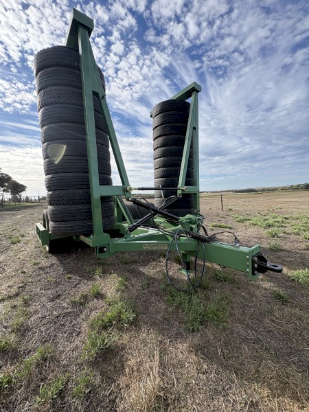 KINNEAR FOLD UP TRUCK TYRE ROLLERS 
