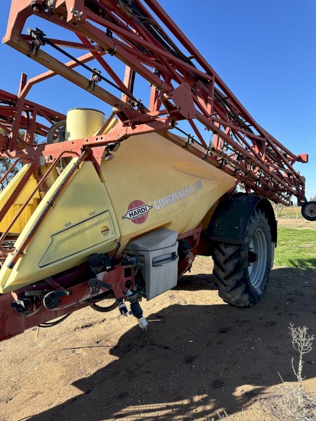 2008 Hardi Commander 7000 Boom Spray