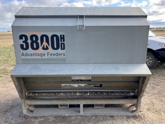2 x Advantage Sheep Feeders
