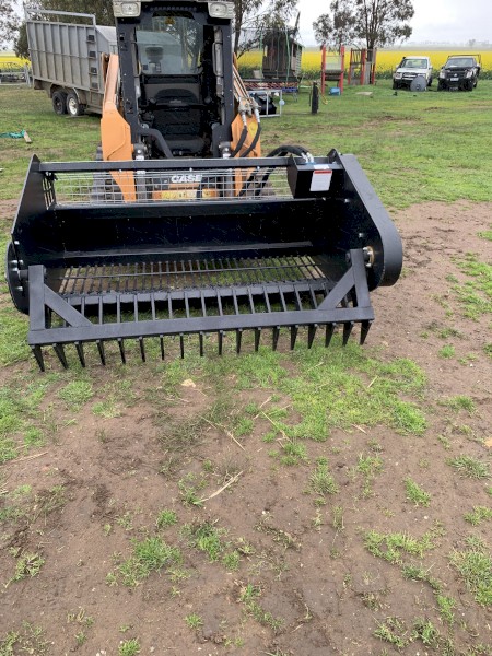 Rock picking bucket