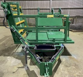 Square and Round bale feeder Elsworth new
