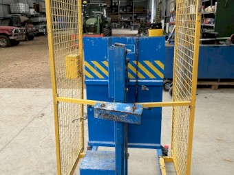Wheelie Bin Lifter