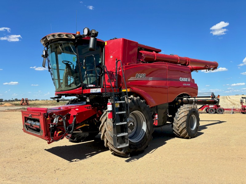 2020 Case IH 8250 Combine with 2022 Macdon D145 Draper Front (45ft)