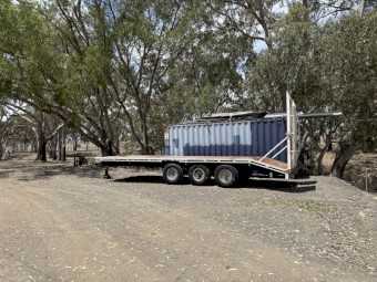 2007 Hino 4x4 810 tm Marshall spreader tag trailer and loader