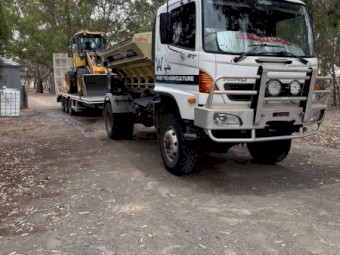 2007 Hino 4x4 810 tm Marshall spreader tag trailer and loader
