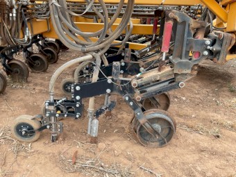 Moisture Manager Airseeder and Ausplow Aircart