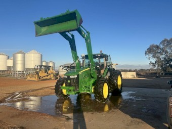 John Deere 8245R + H480 loader