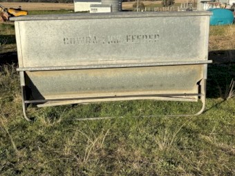 Cowra lick feeders x 2