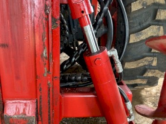 Farmforce Series 5 Post Driver