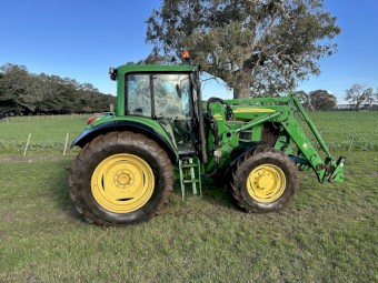2007 John Deere 6530 Premium Tractor Loader
