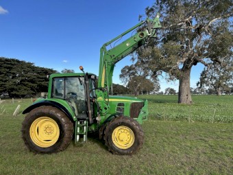 2007 John Deere 6530 Premium Tractor Loader