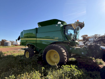 2013 John Deere S670 