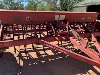 International 511 Seed Drill/Combine