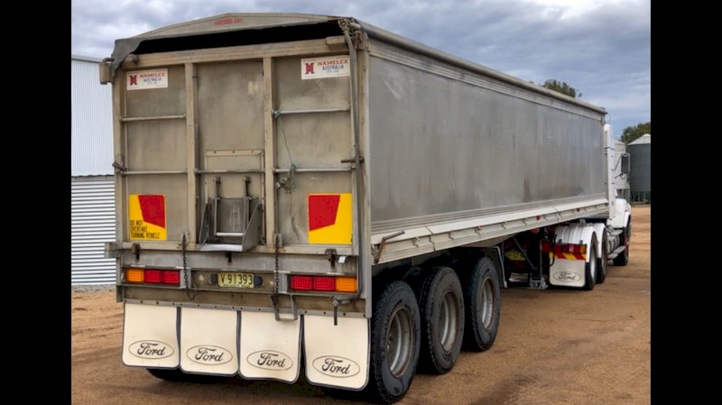 Ford L9000 with Hamelex Aluminium Trailer