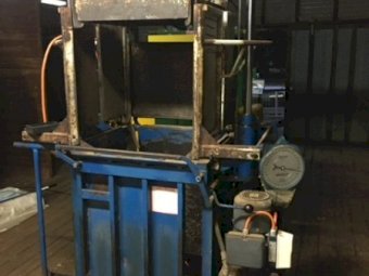 (A133) - Stevlyon Mini-Matic Wool Press