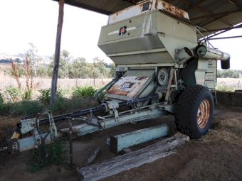 Under Auction - (A133) - 1983 Horwood Bagshaw Shearer 1070 Series II PTO Header 