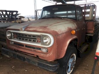 Under Auction - (A133) - International C1600 Truck 