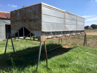 Under Auction - (A133) - Side Delivery Bin 