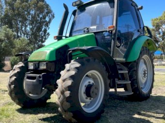 (A136) - 2006 Deutz Tractor