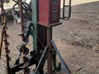 Munro Multisett Post Driver with Augers