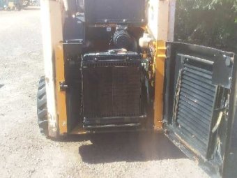 Mustang 2060 Skid Steer Loader