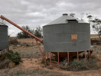 (A134) - Sherwell Field Bin (No 3) With Auger