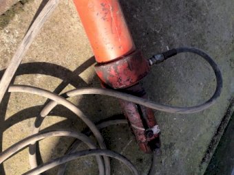 Hydraulic Ram and Hoses
