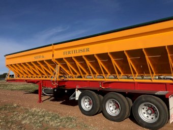 Under Auction - (A153)  NEW Norrish 40ft Seed & Fertiliser Grouper on Howard Porter 40ft Skel Trailer 