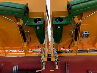Under Auction - (A153)  NEW Norrish 40ft Seed & Fertiliser Grouper on Howard Porter 40ft Skel Trailer 