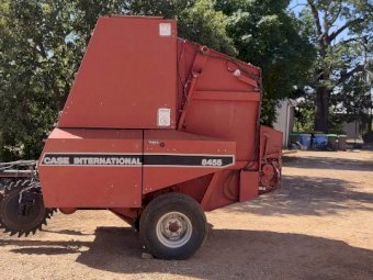 Case IH 8455 International Round Baler