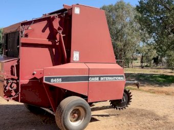 Case IH 8455 International Round Baler