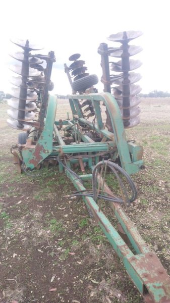 John Deere 335 Tandem Offset Discs