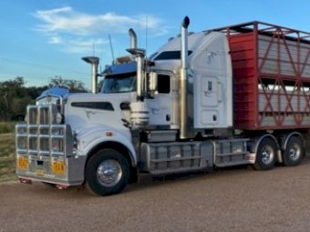 Under Auction - (A147) - 2013 Kenworth T909 Truck 