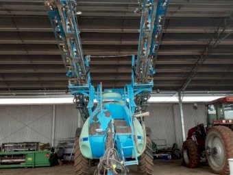IYE.2010  Berthoud  DP Tronic 55-60 36 Metre Spray Rig