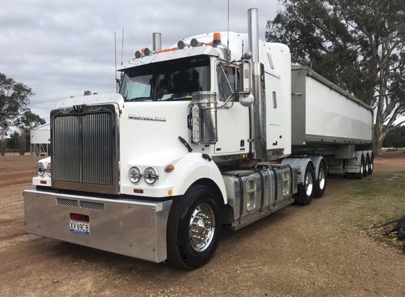 2014 Western Star 4800 FXB Prime Mover and 2014 Sloanebuilt Tipper