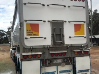 2014 Western Star 4800 FXB Prime Mover and 2014 Sloanebuilt Tipper