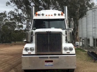 2014 Western Star 4800 FXB Prime Mover and 2014 Sloanebuilt Tipper