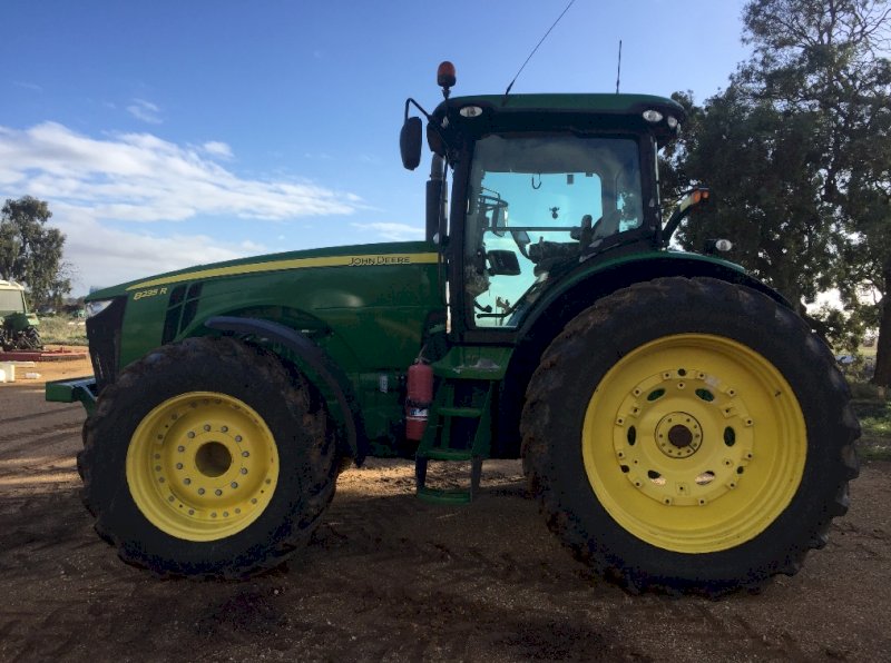 2014 John Deere 8235R Tractor