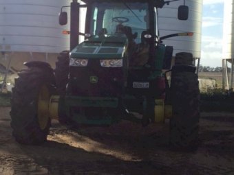 2014 John Deere 8235R Tractor