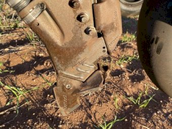Bourgault 3320 Paralink 60 foot Air seeder paired with Case ( Flexicoil) 3430 15000 lt Air Cart
